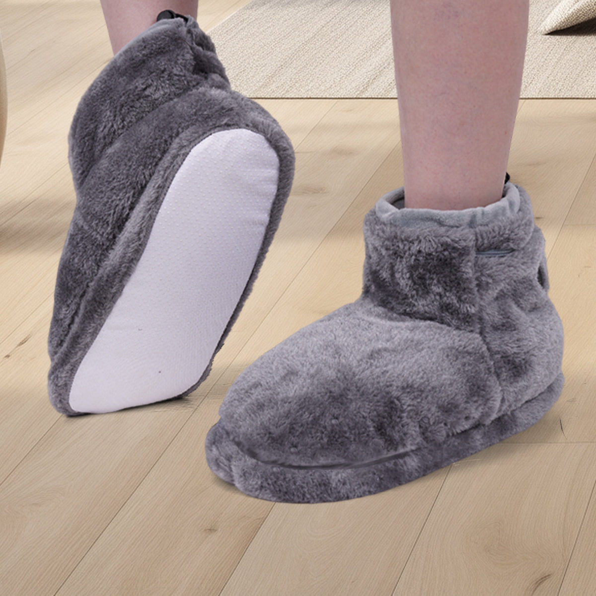 Textured sole of the heated house boot